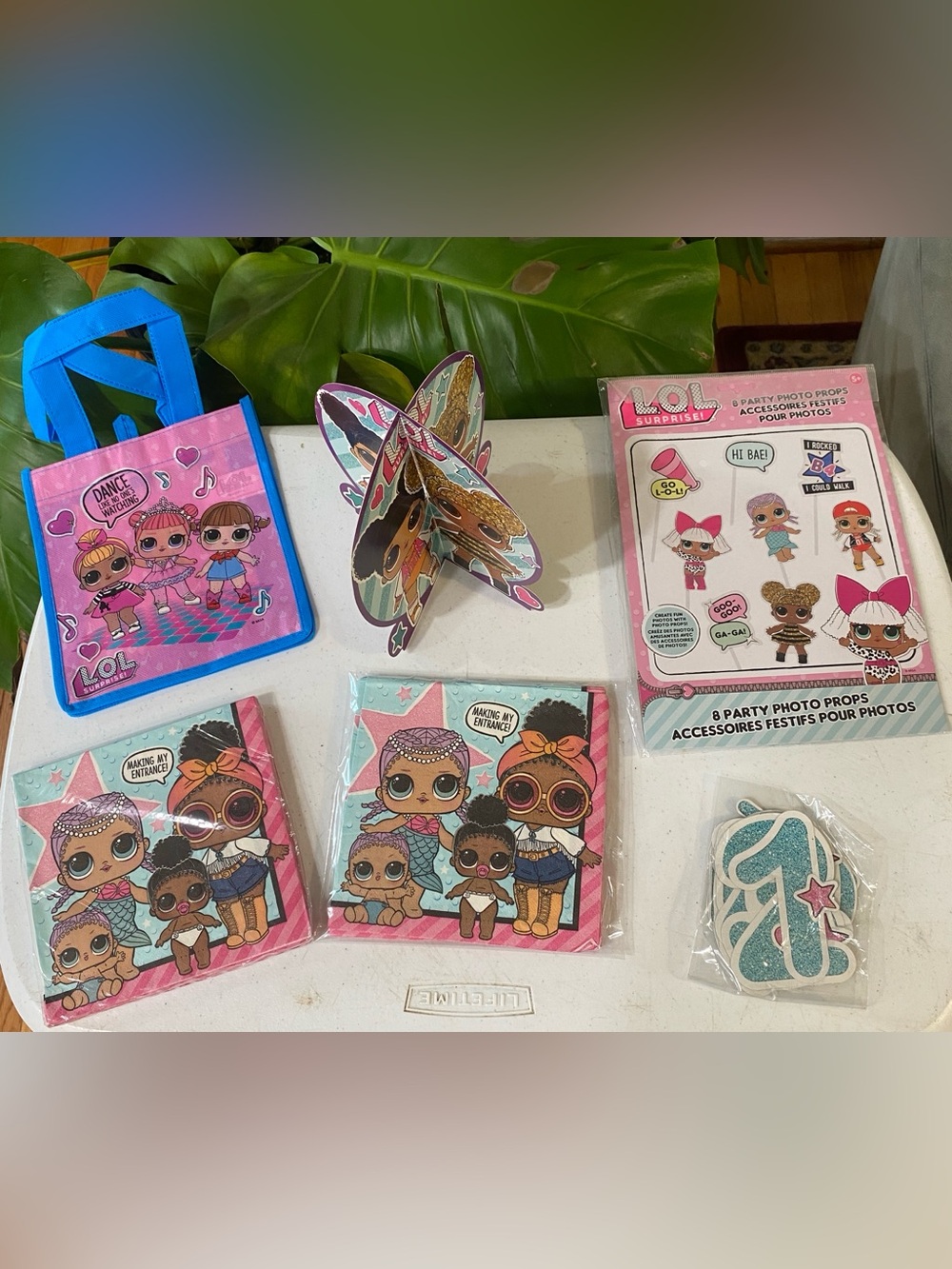 L.O.L. Surprise! Party supplies